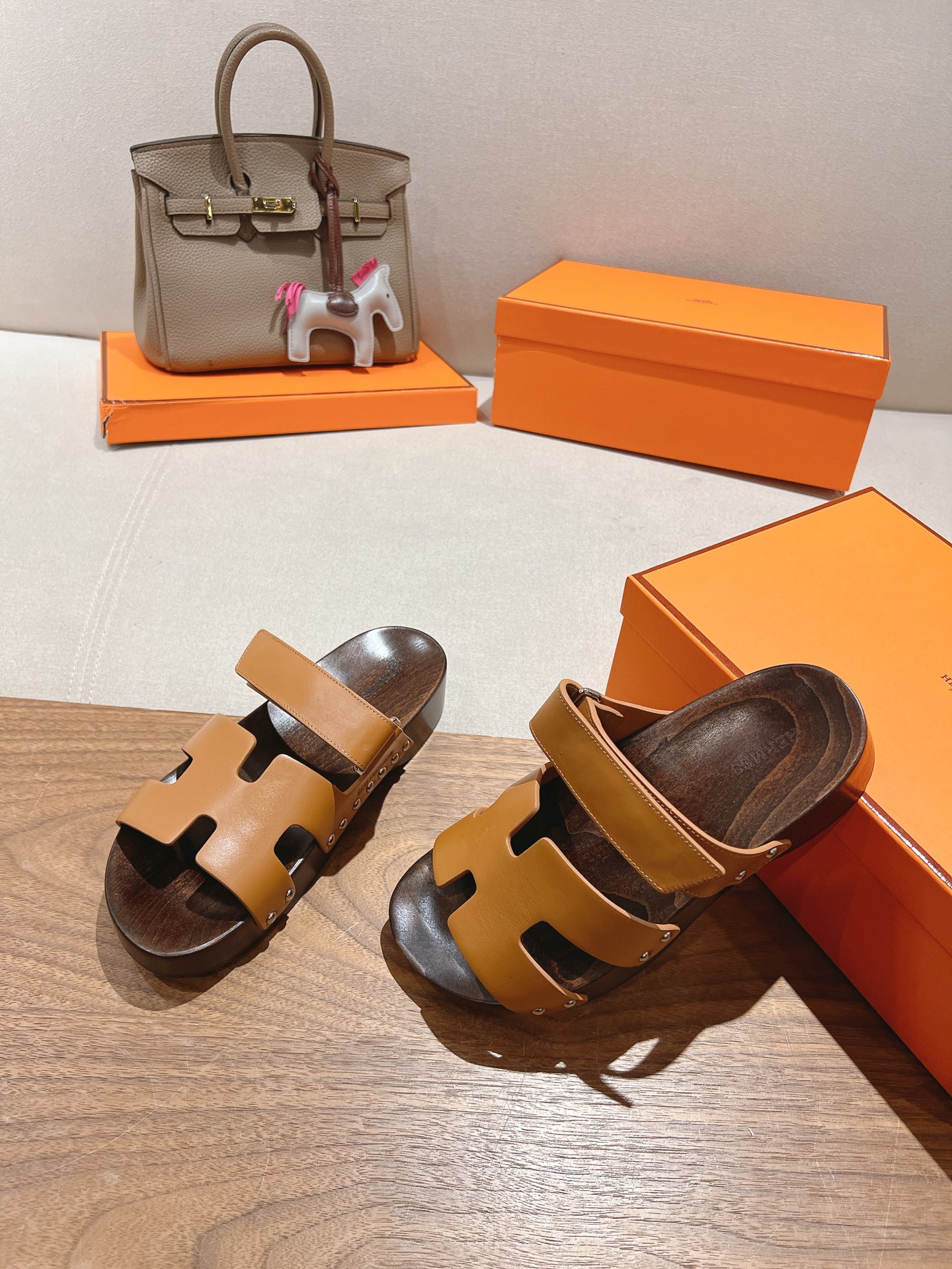 HERMES  01749