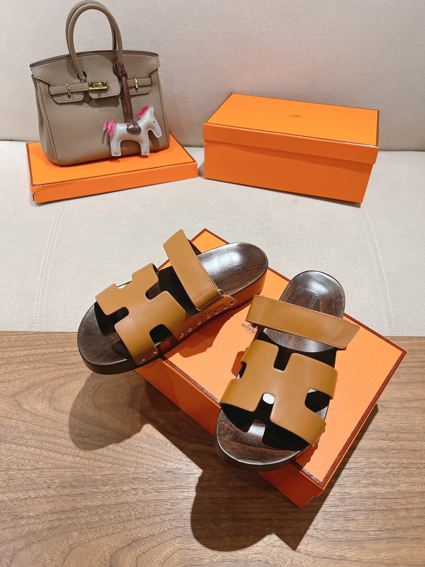 HERMES  01749
