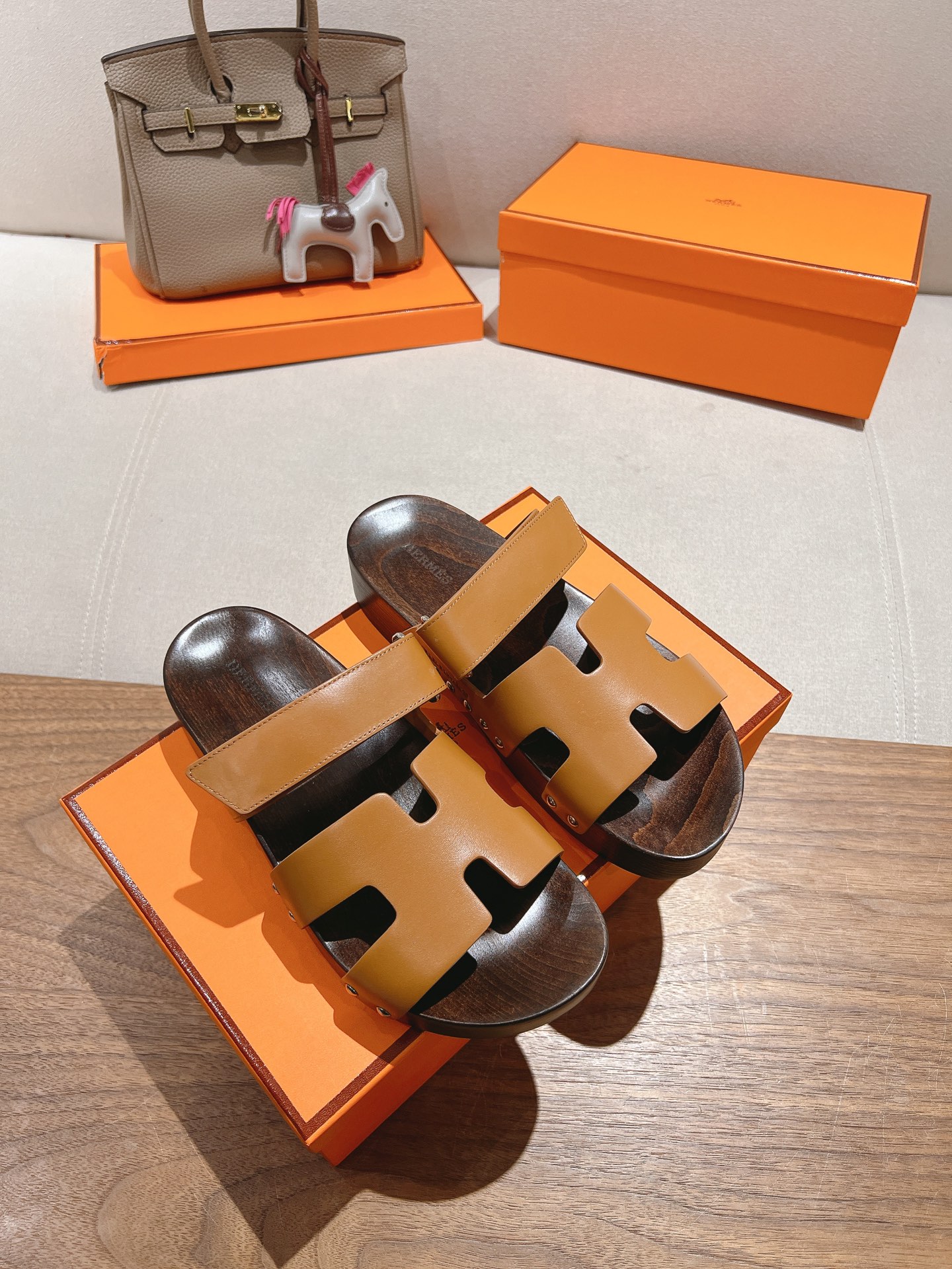 HERMES  01749