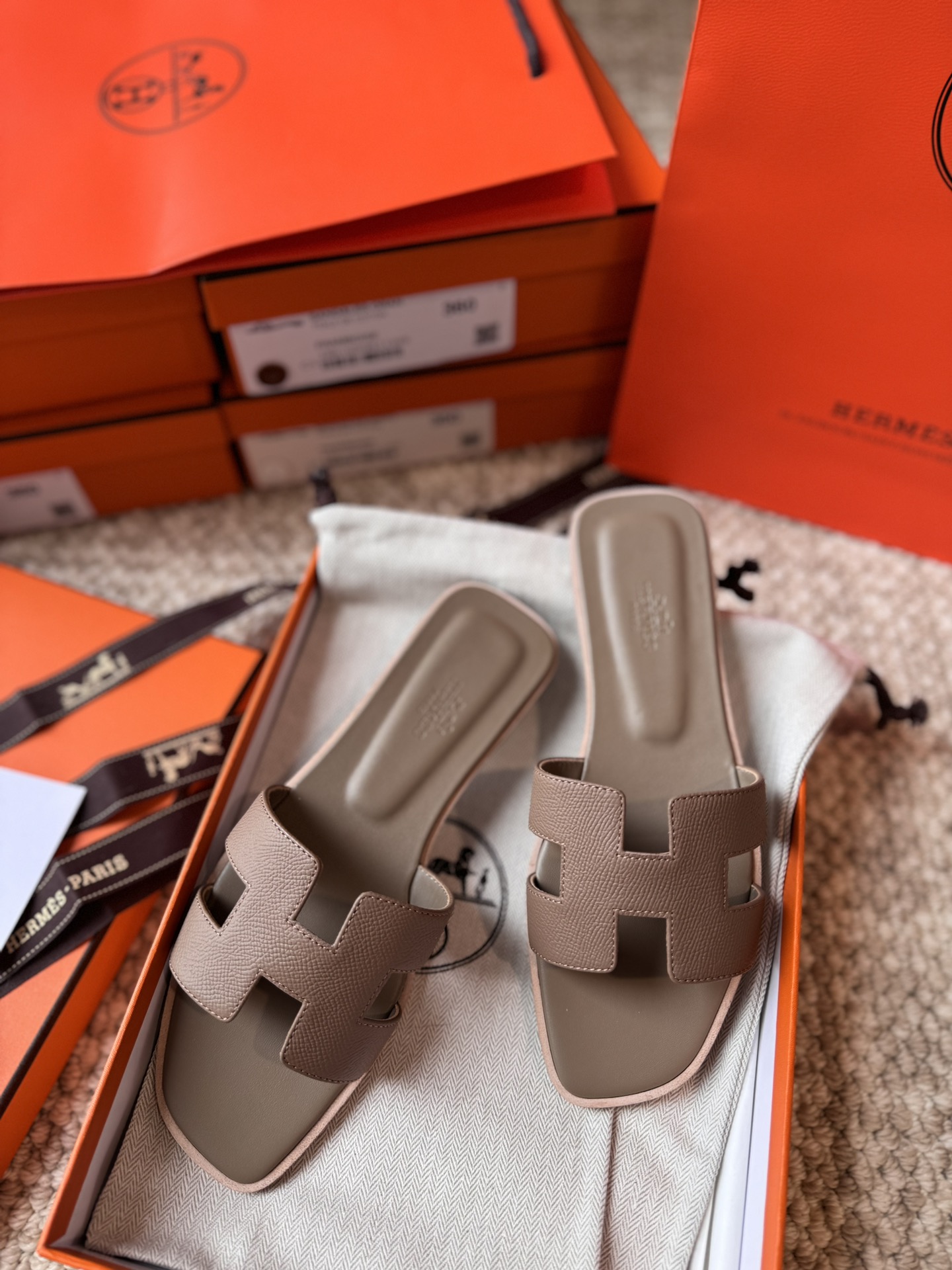 HERMES 01749