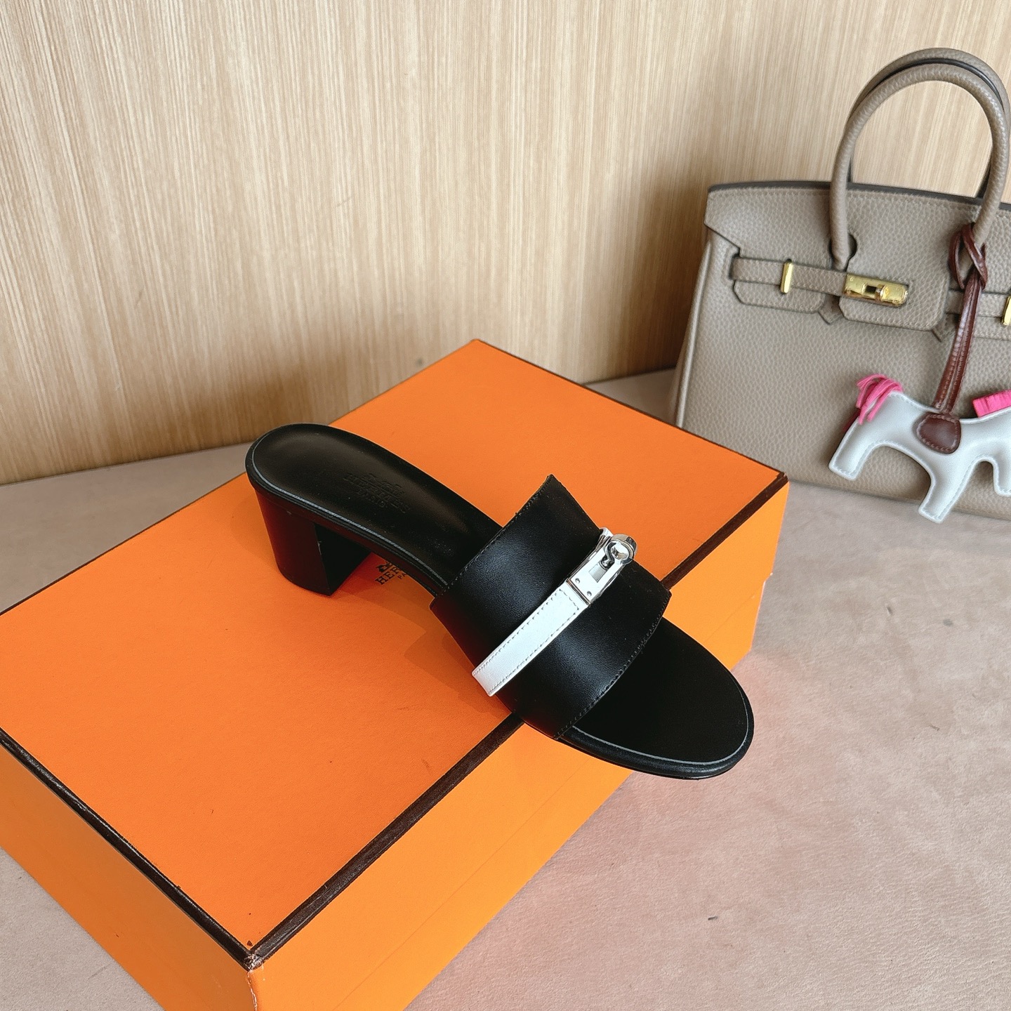 HERMES 01749
