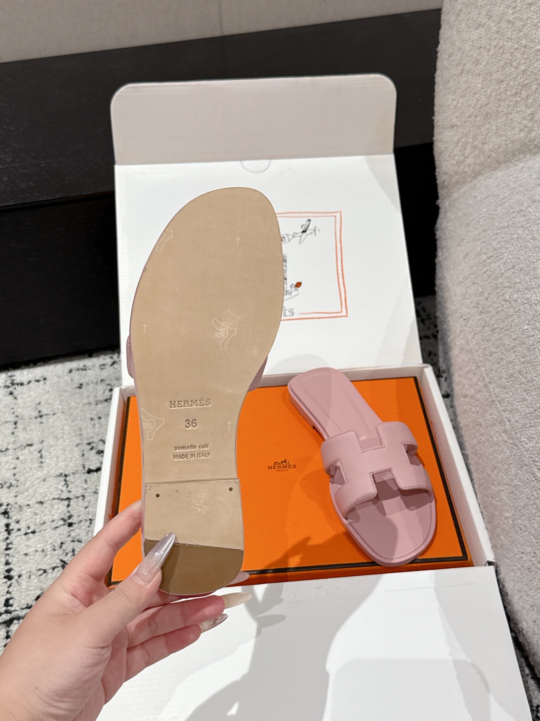 HERMES  01749