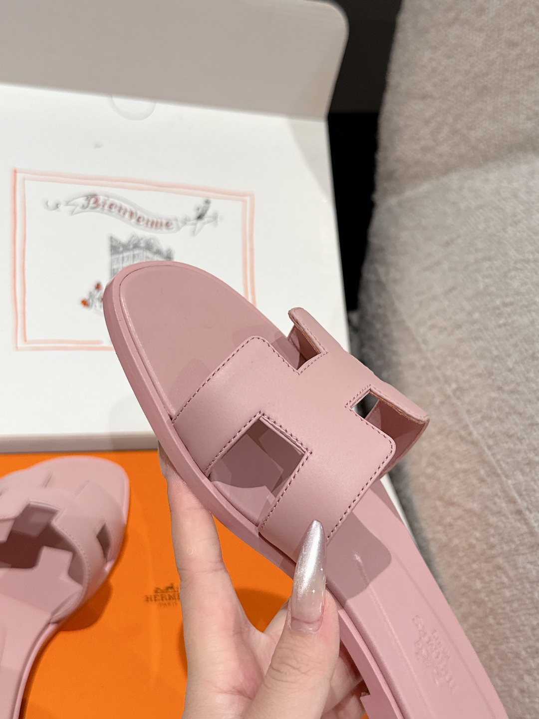HERMES  01749