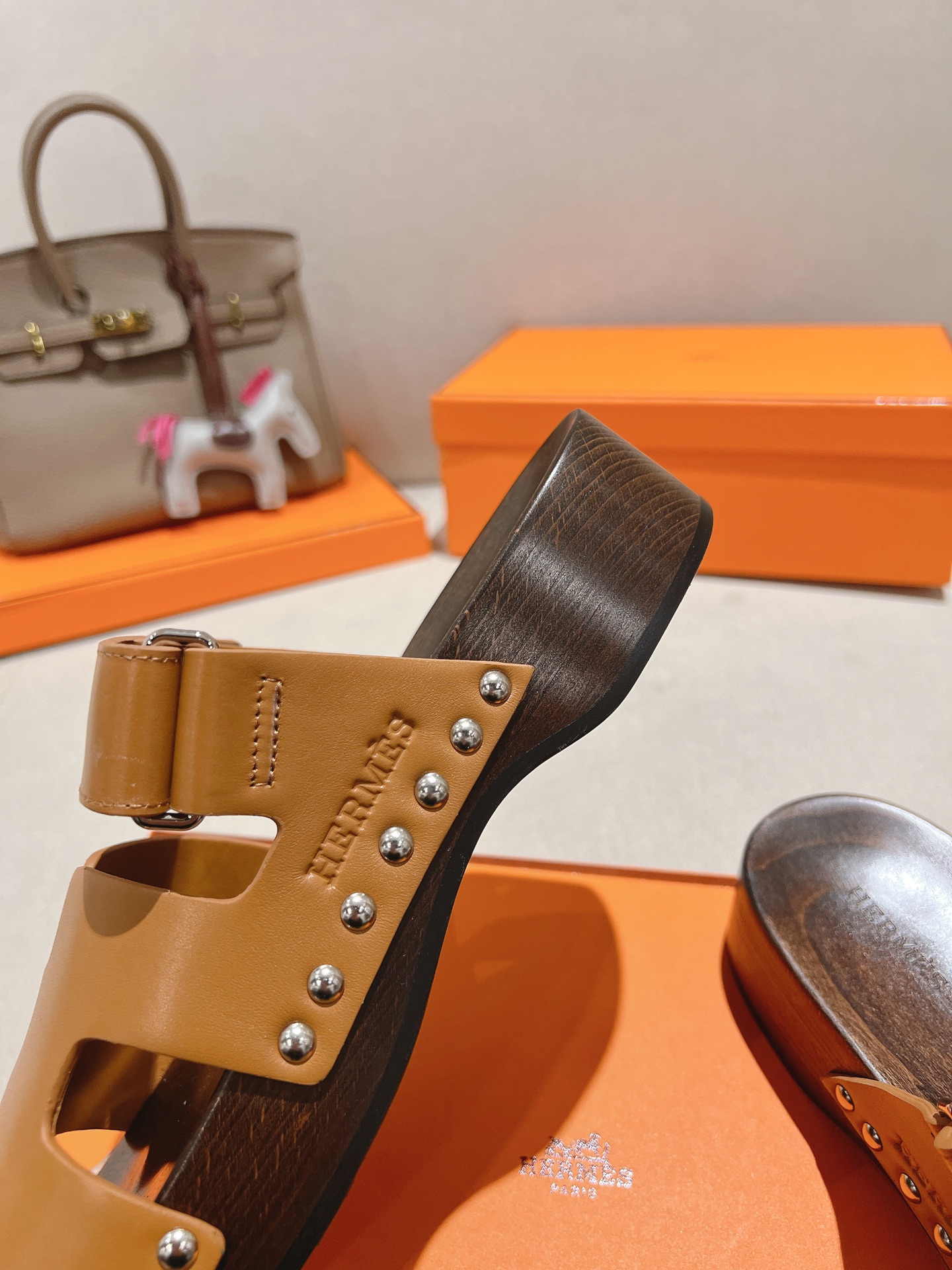 HERMES  01749
