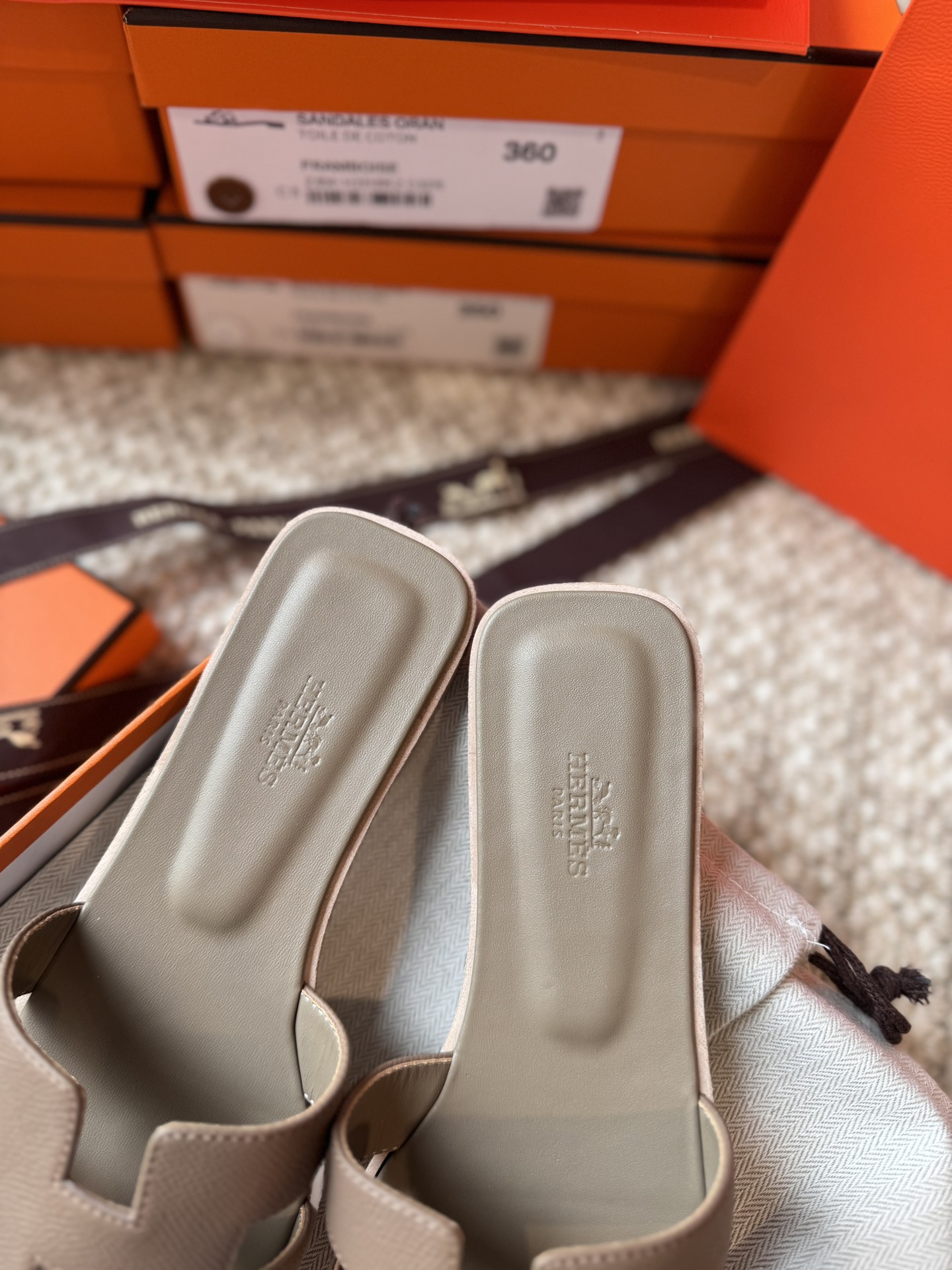 HERMES 01749