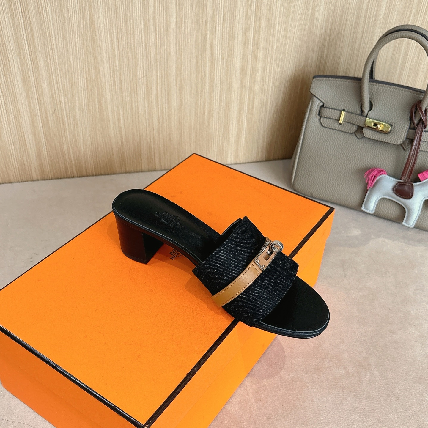 HERMES 01758