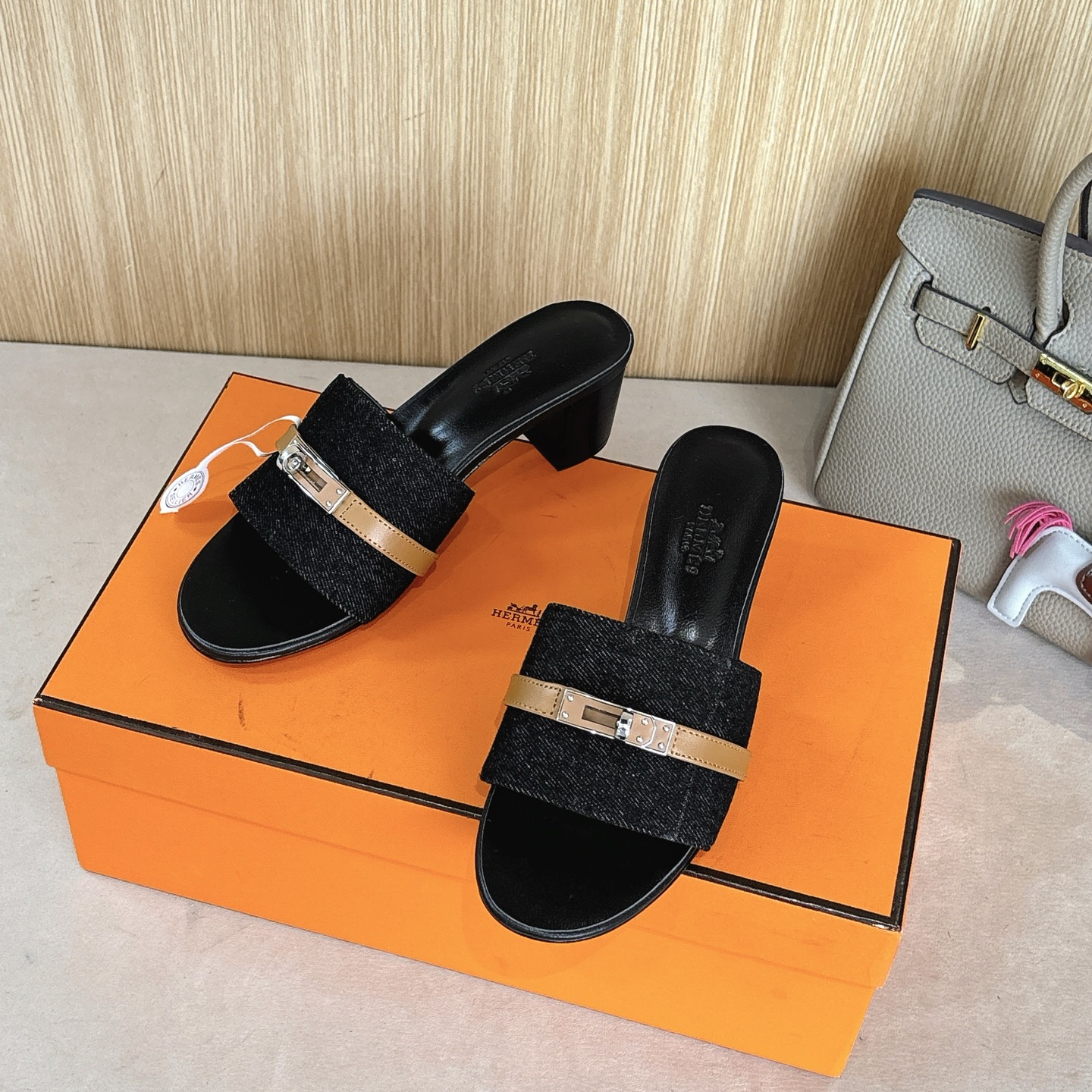 HERMES 01758