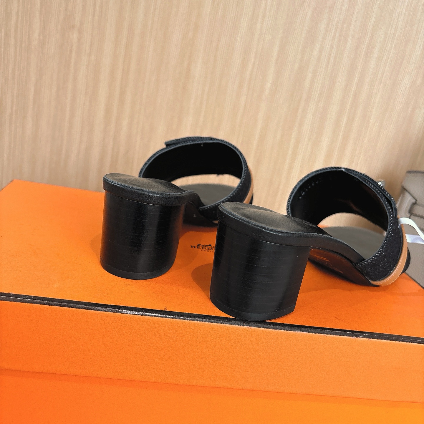 HERMES 01758