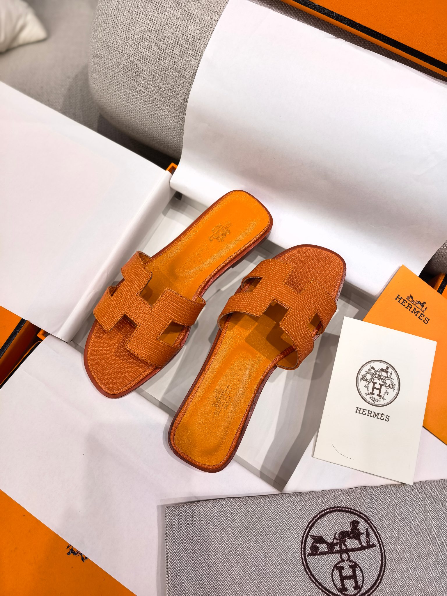 HERMES 01779 HERMES 01779