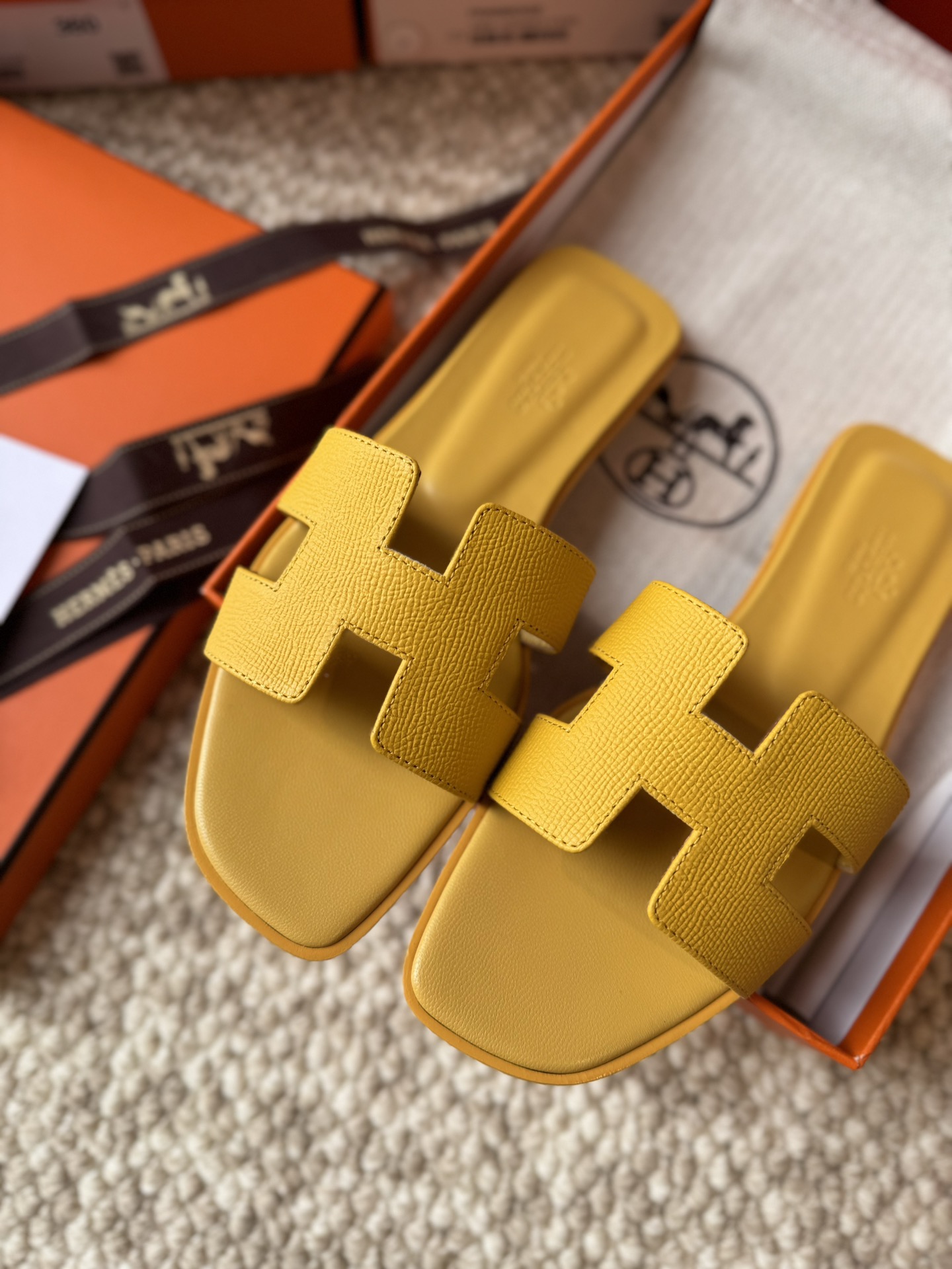 HERMES 01779 HERMES 01779