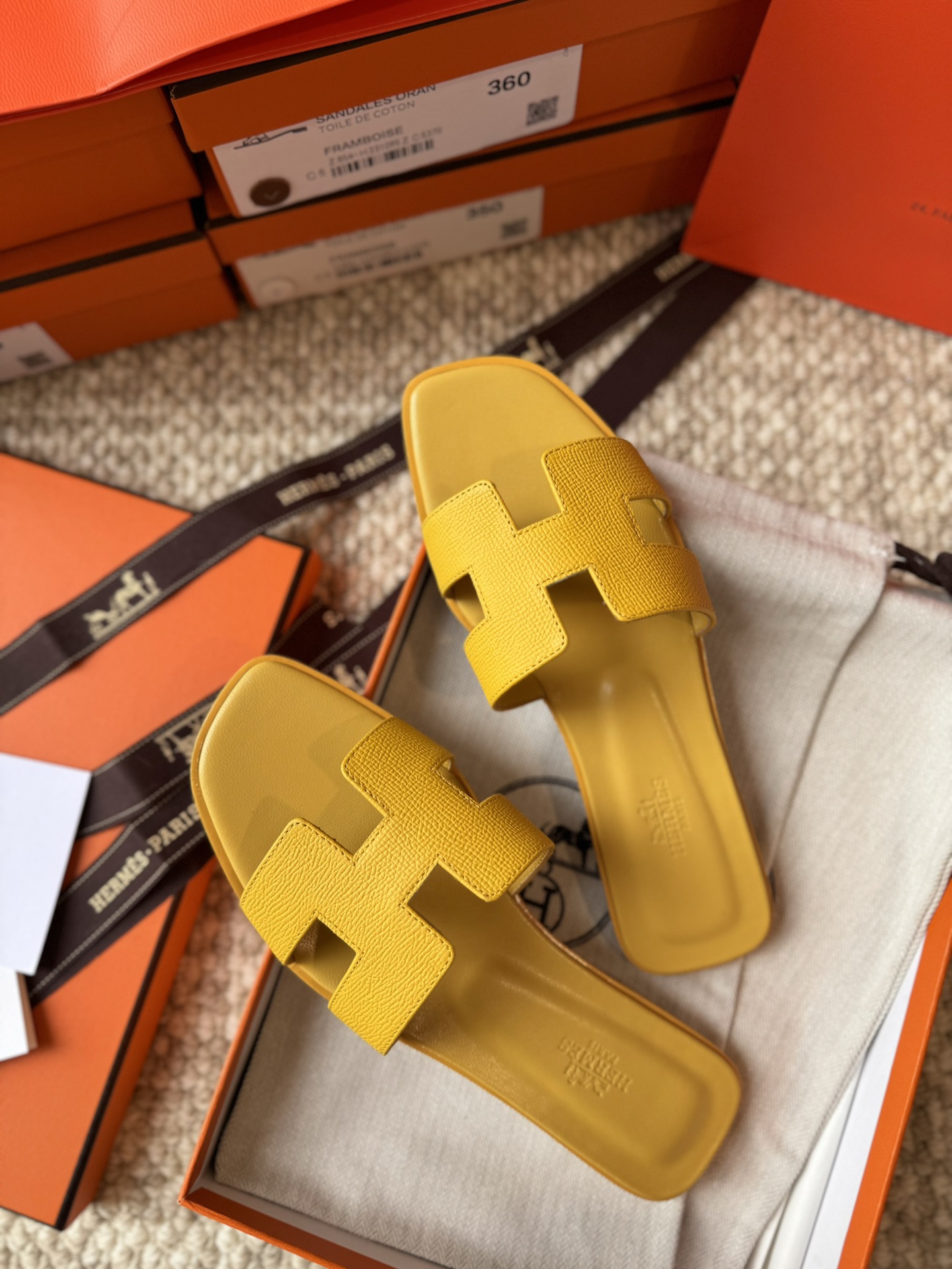HERMES 01779 HERMES 01779
