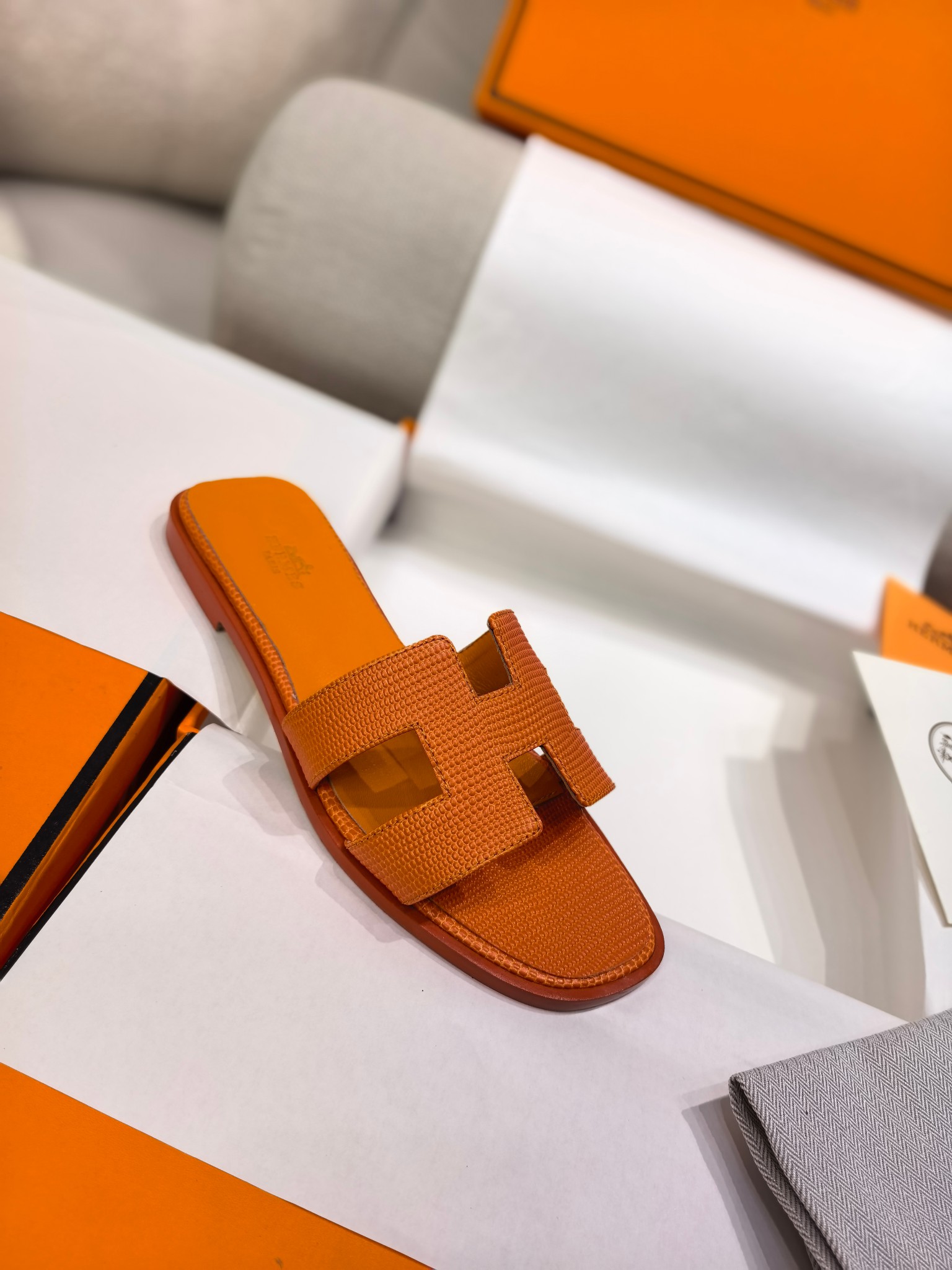 HERMES 01779 HERMES 01779