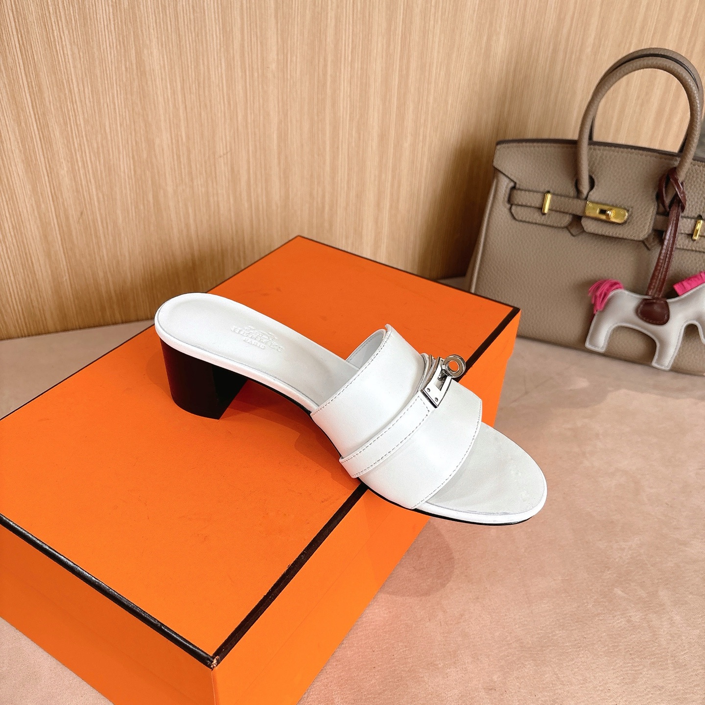 HERMES 01779
