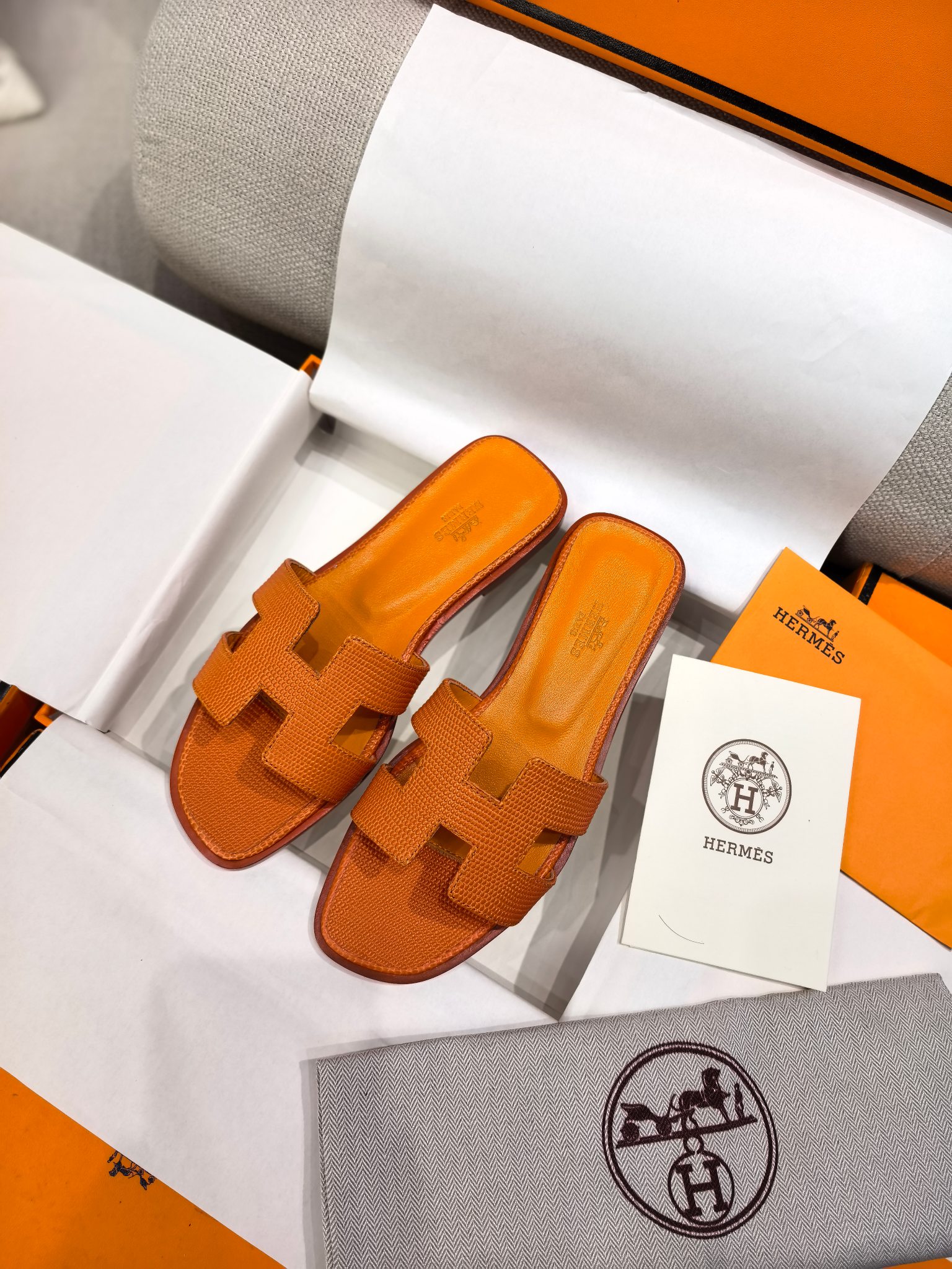 HERMES 01779 HERMES 01779