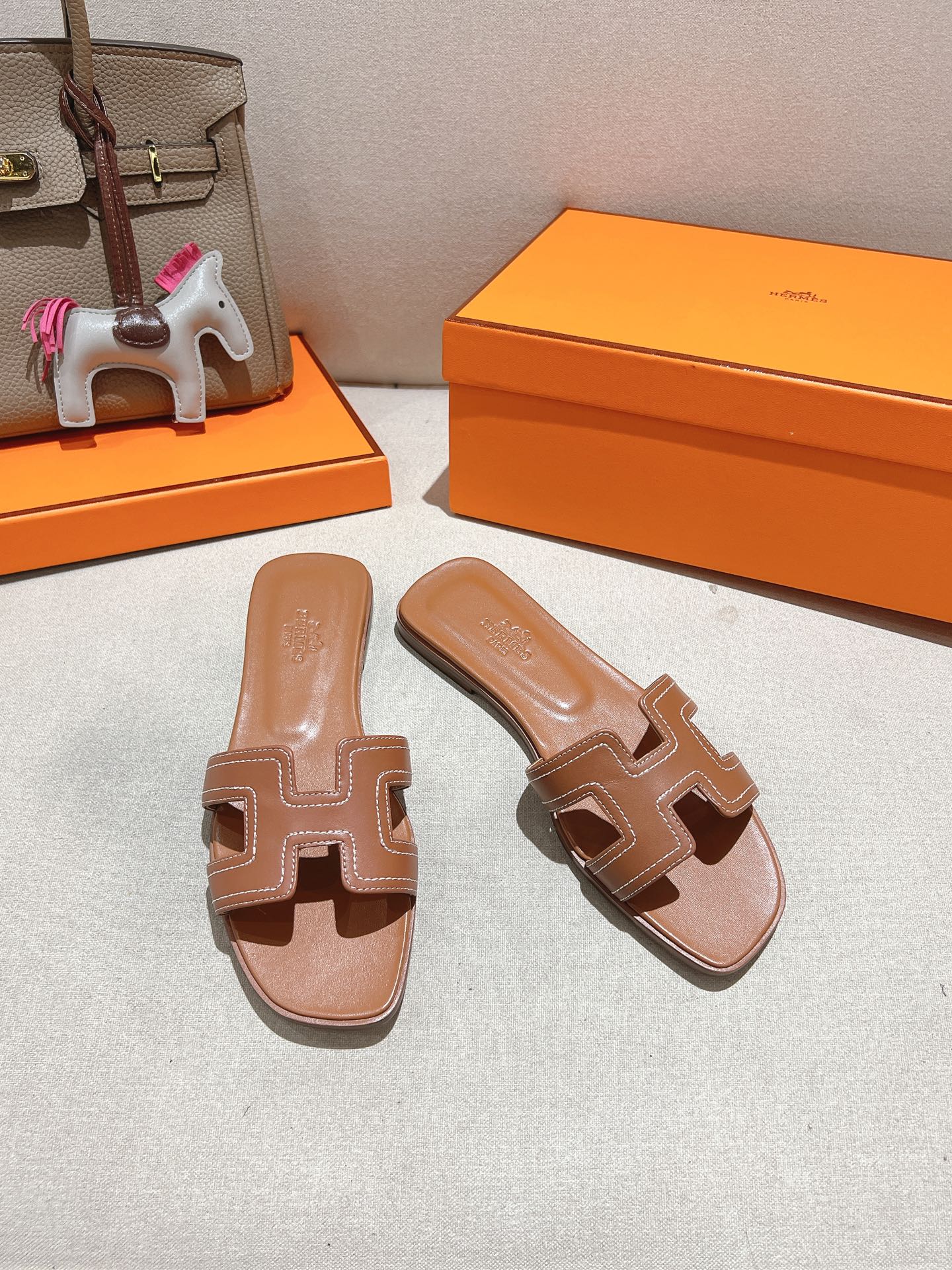 HERMES 01819 HERMES 01819