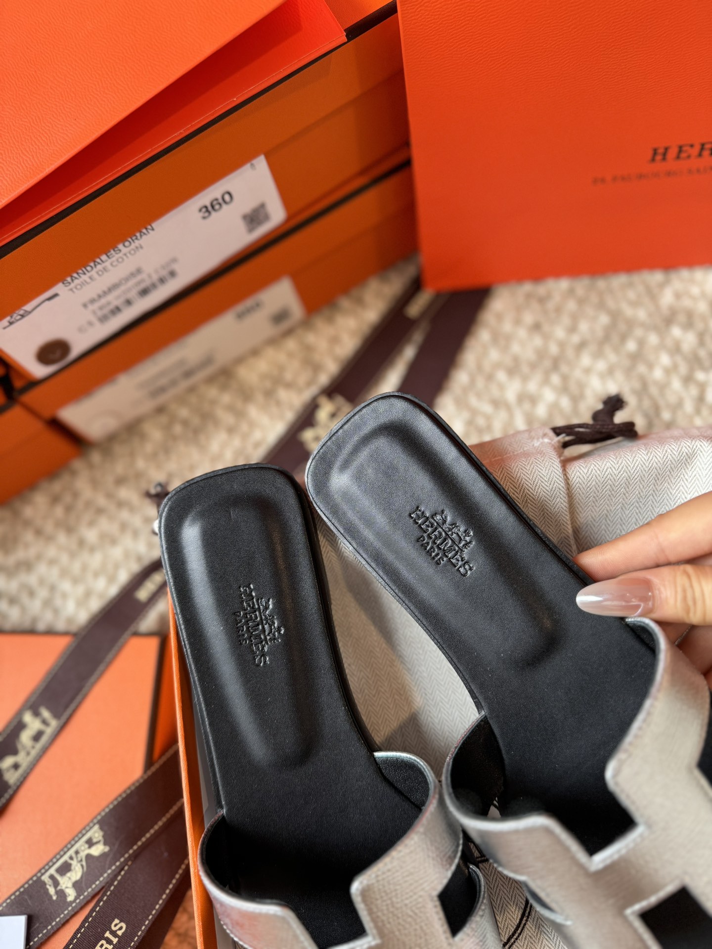 HERMES 01819 HERMES 01819
