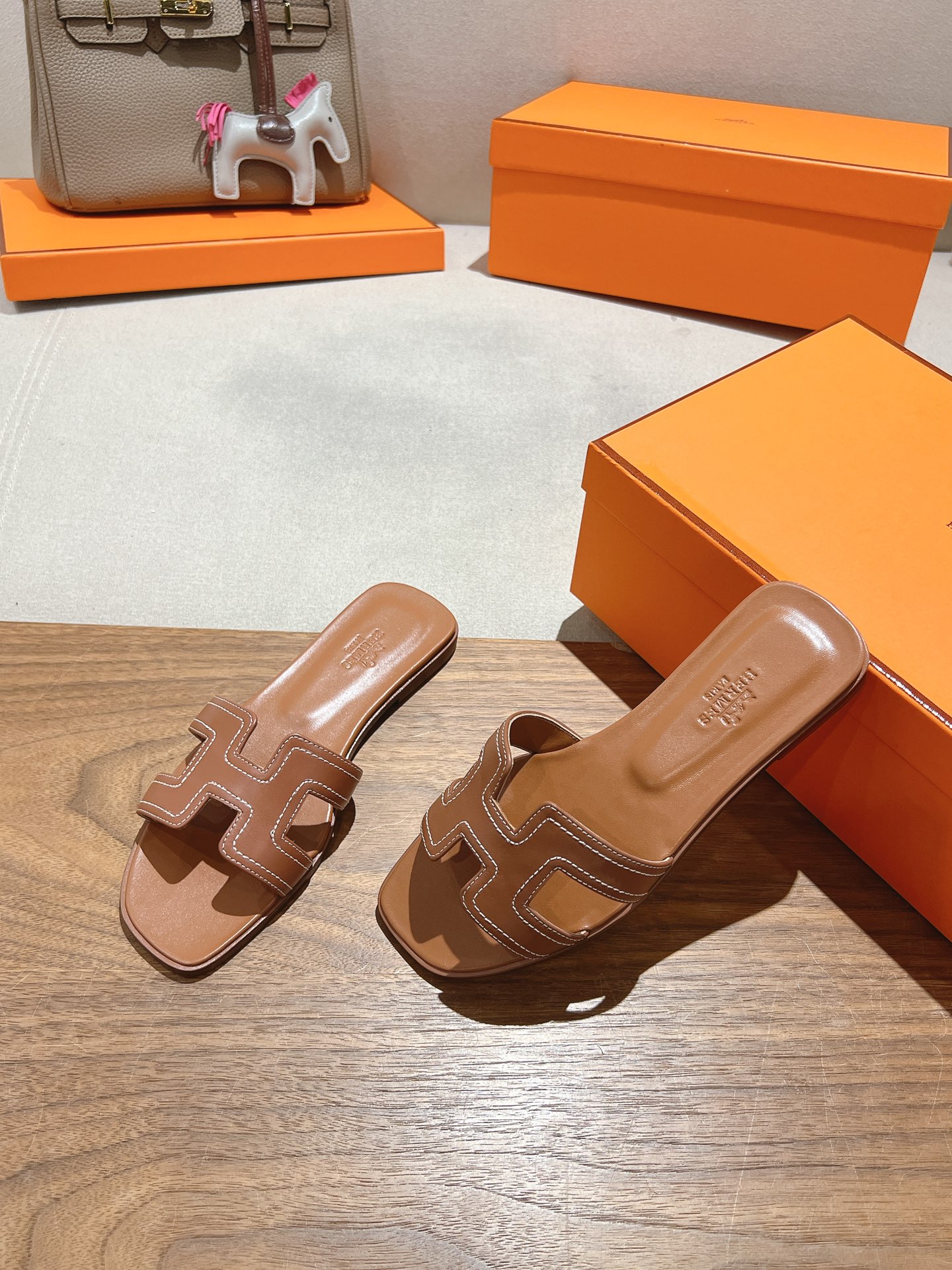 HERMES 01819 HERMES 01819