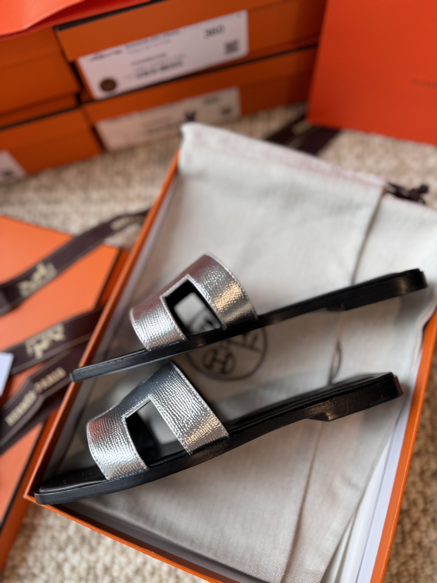 HERMES 01819 HERMES 01819