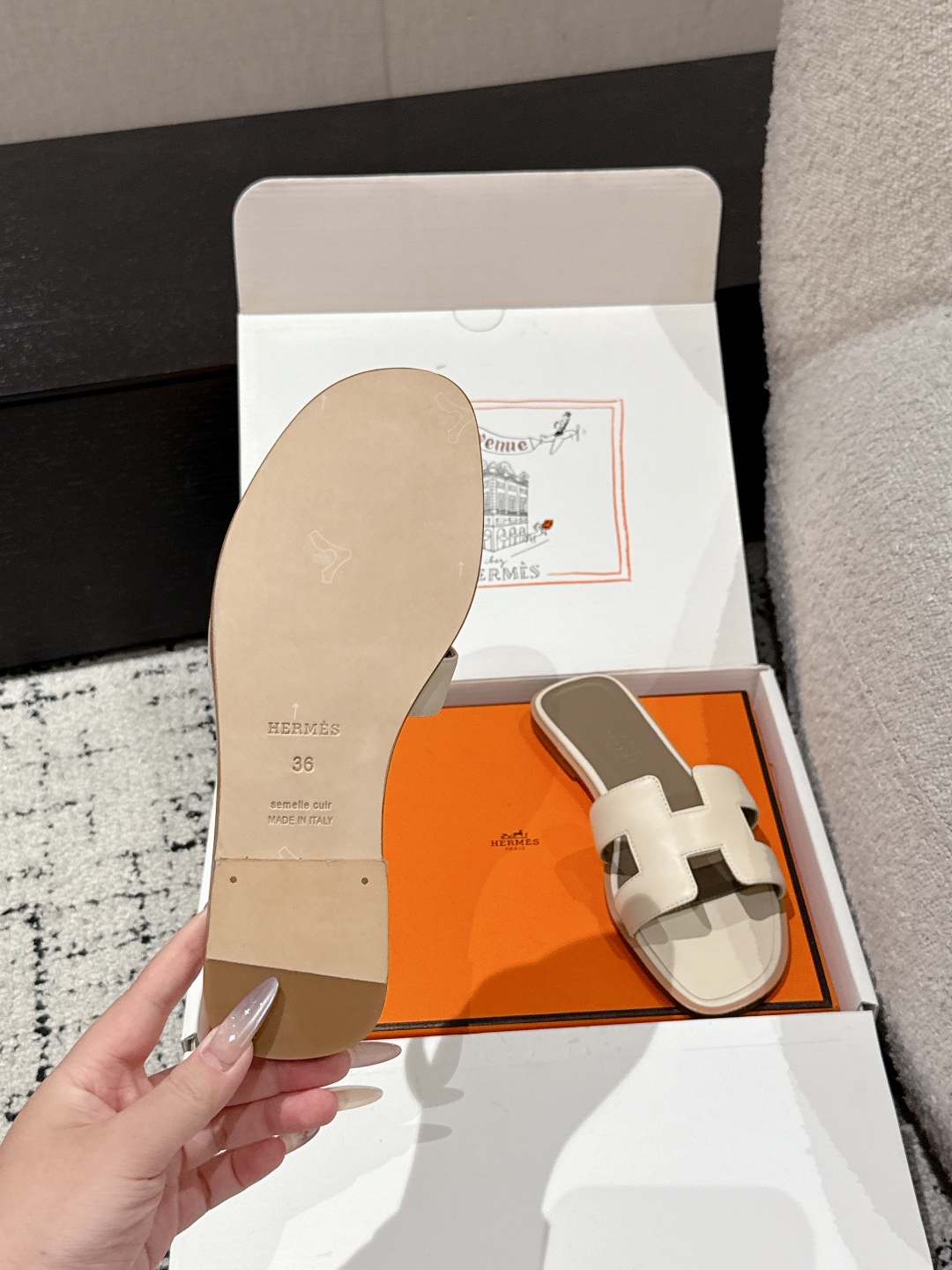 HERMES 01819 HERMES 01819