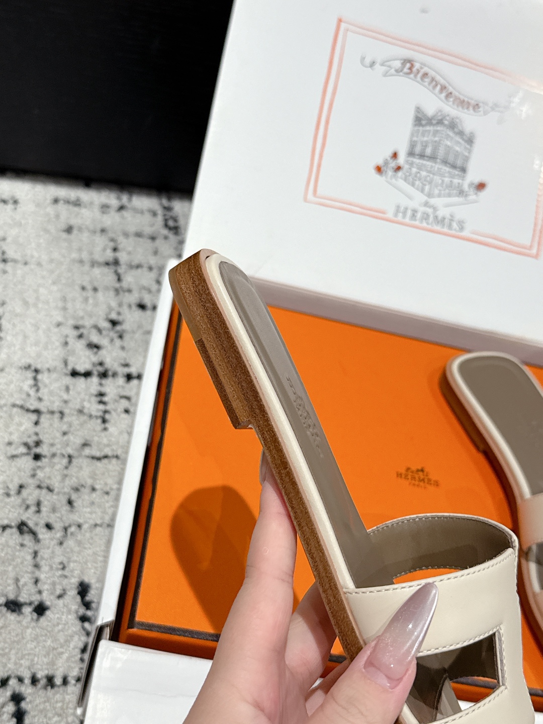 HERMES 01819 HERMES 01819