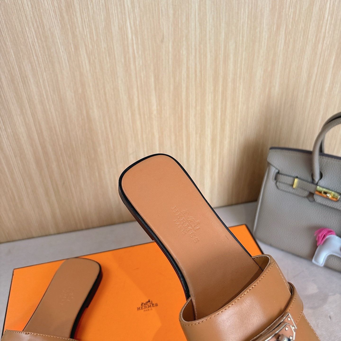 HERMES 01819 HERMES 01819