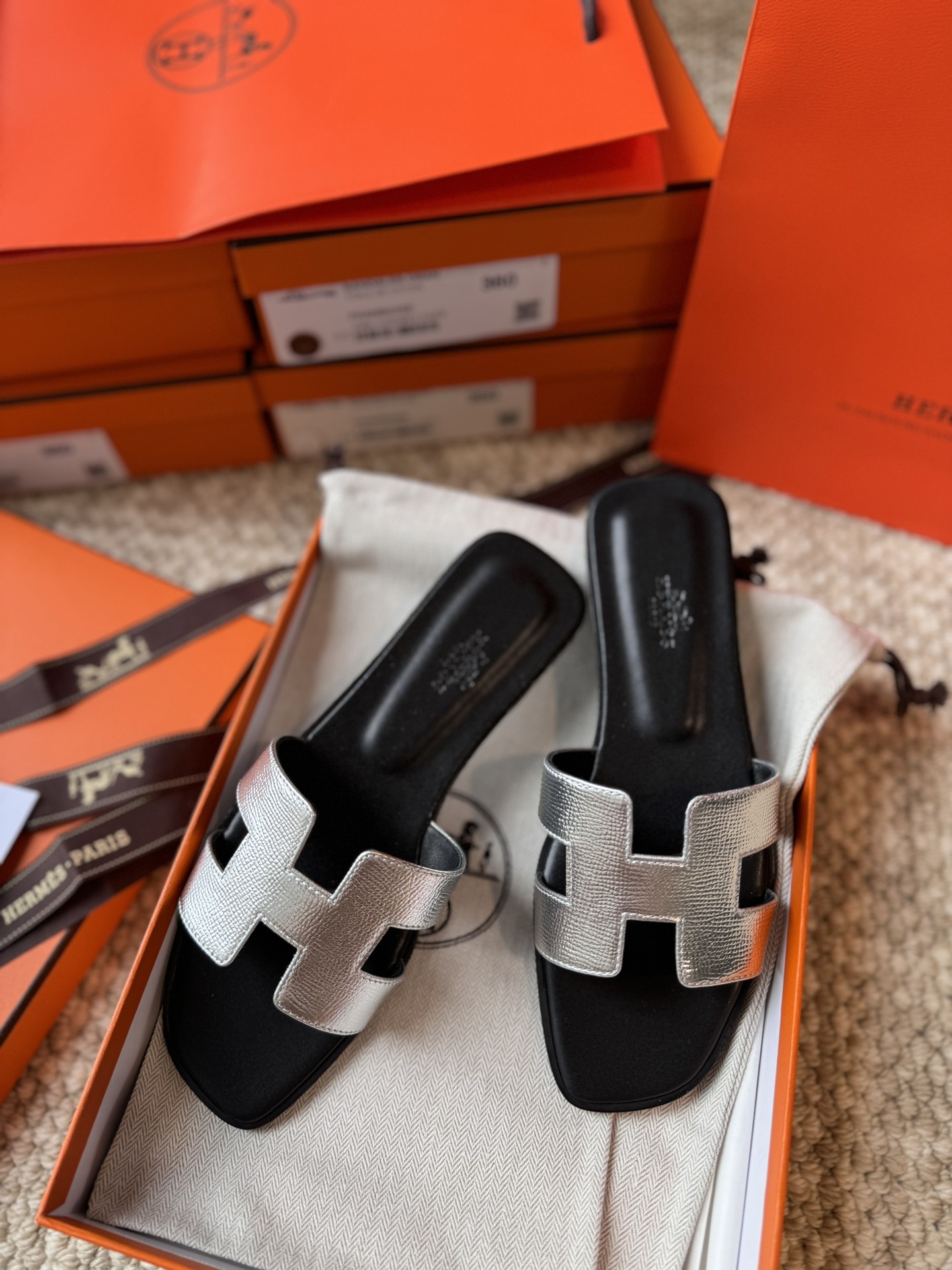 HERMES 01819 HERMES 01819