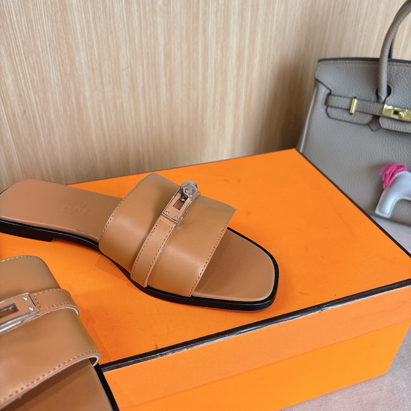 HERMES 01819 HERMES 01819