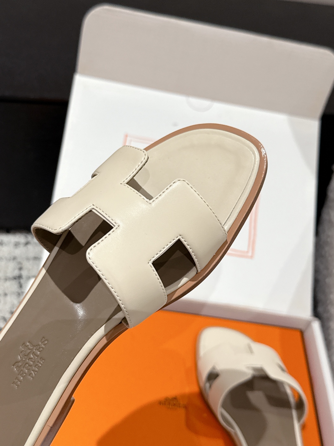 HERMES 01819 HERMES 01819
