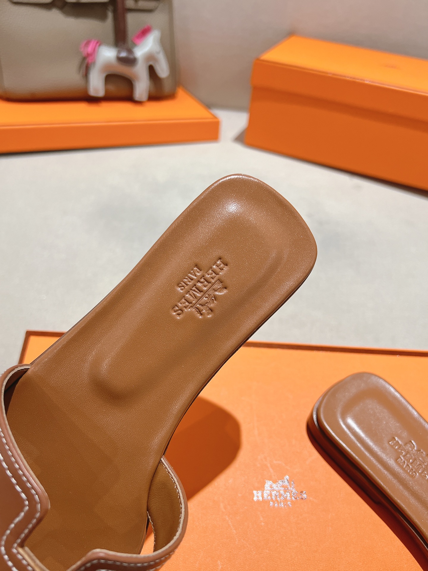 HERMES 01819 HERMES 01819