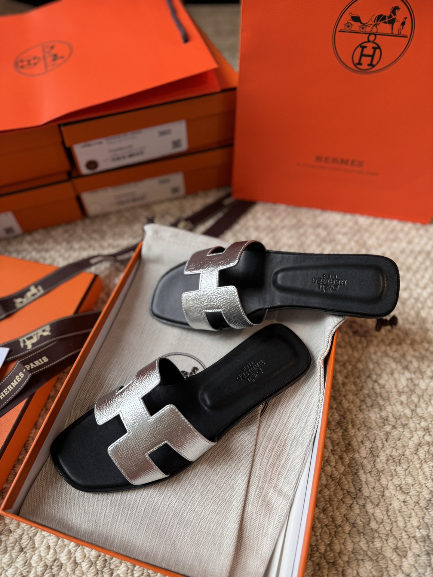 HERMES 01819 HERMES 01819
