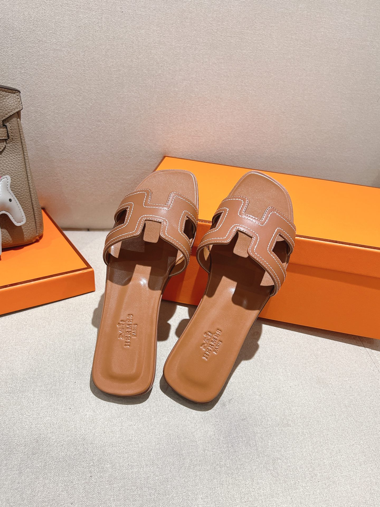 HERMES 01819 HERMES 01819