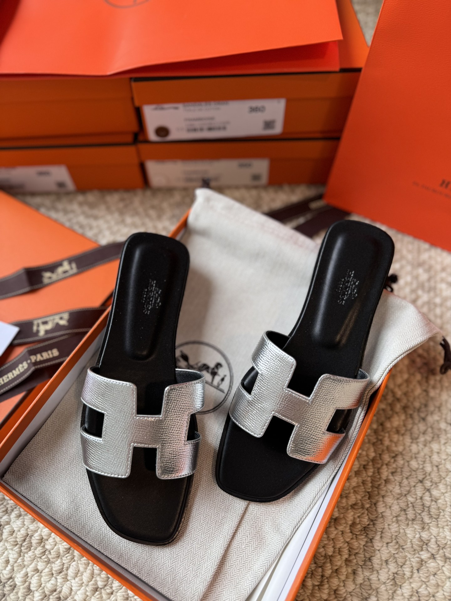 HERMES 01819 HERMES 01819