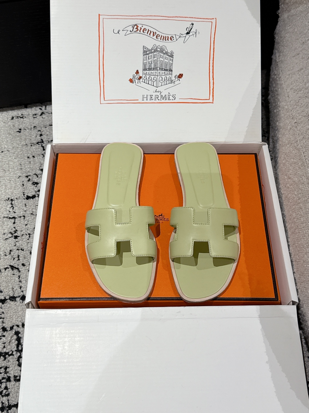 HERMES 01829 HERMES 01829