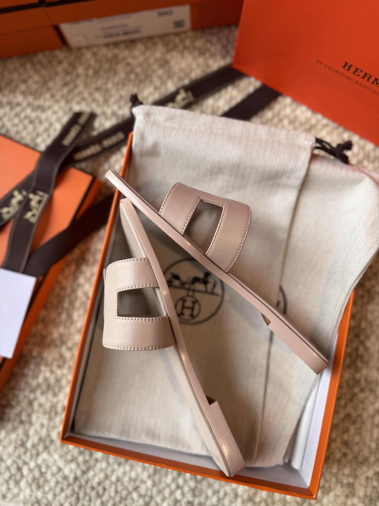 HERMES 01859 HERMES 01859