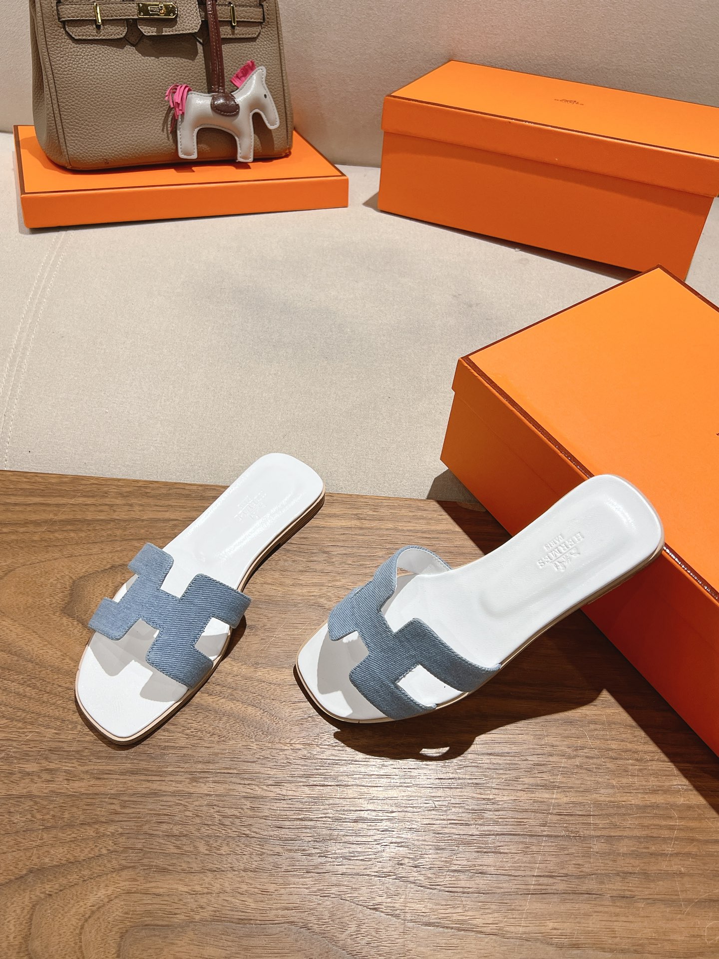 HERMES 01859 HERMES 01859