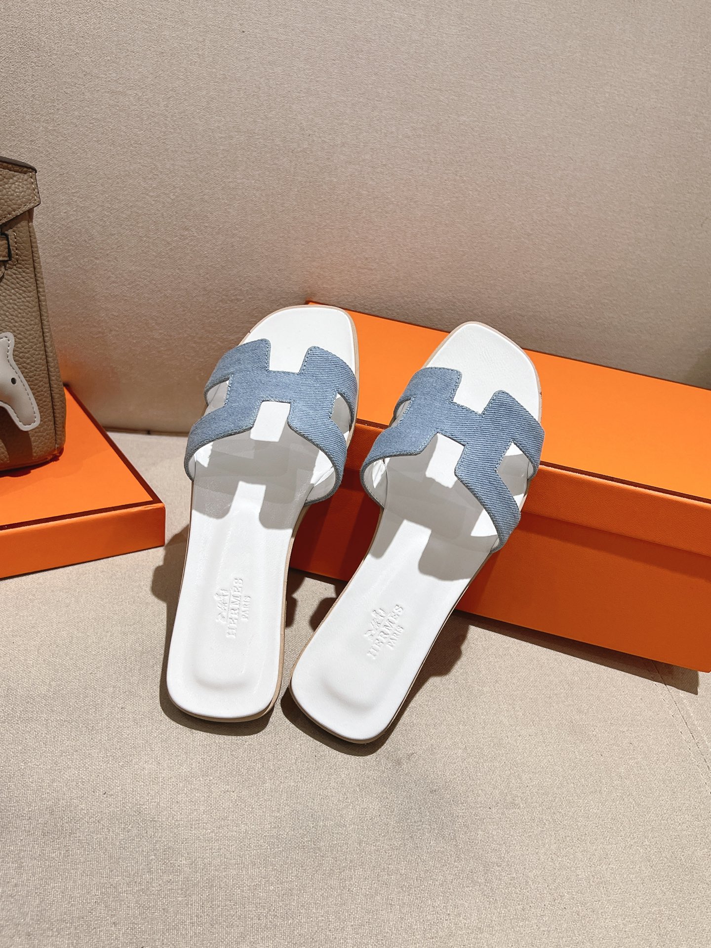 HERMES 01859 HERMES 01859