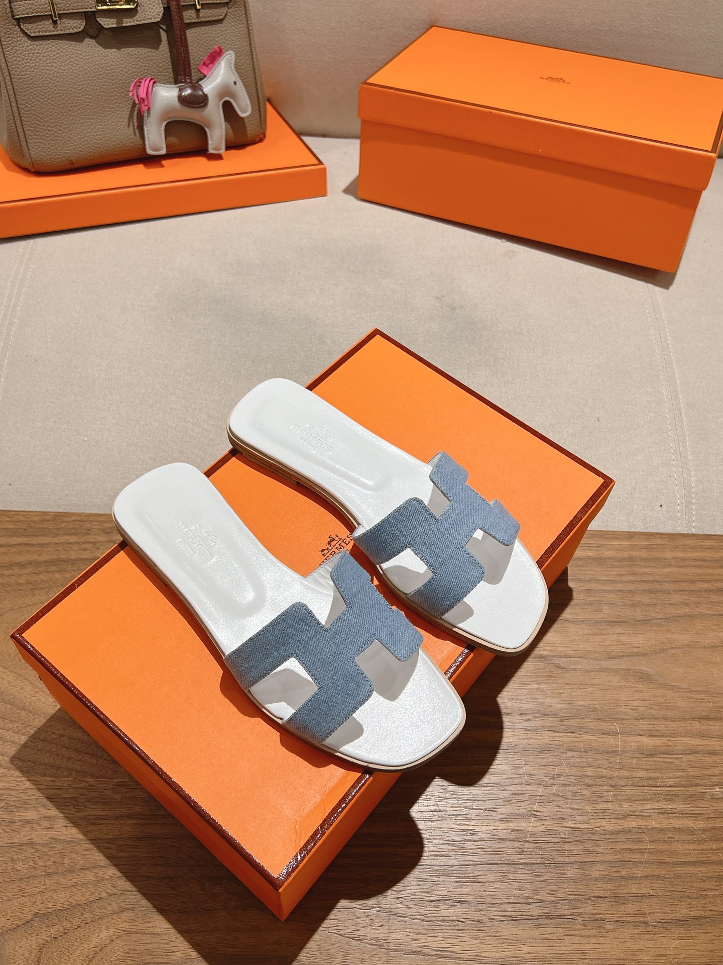 HERMES 01859 HERMES 01859