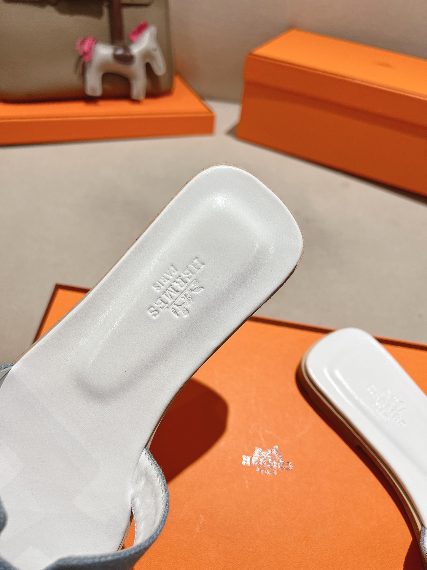 HERMES 01859 HERMES 01859