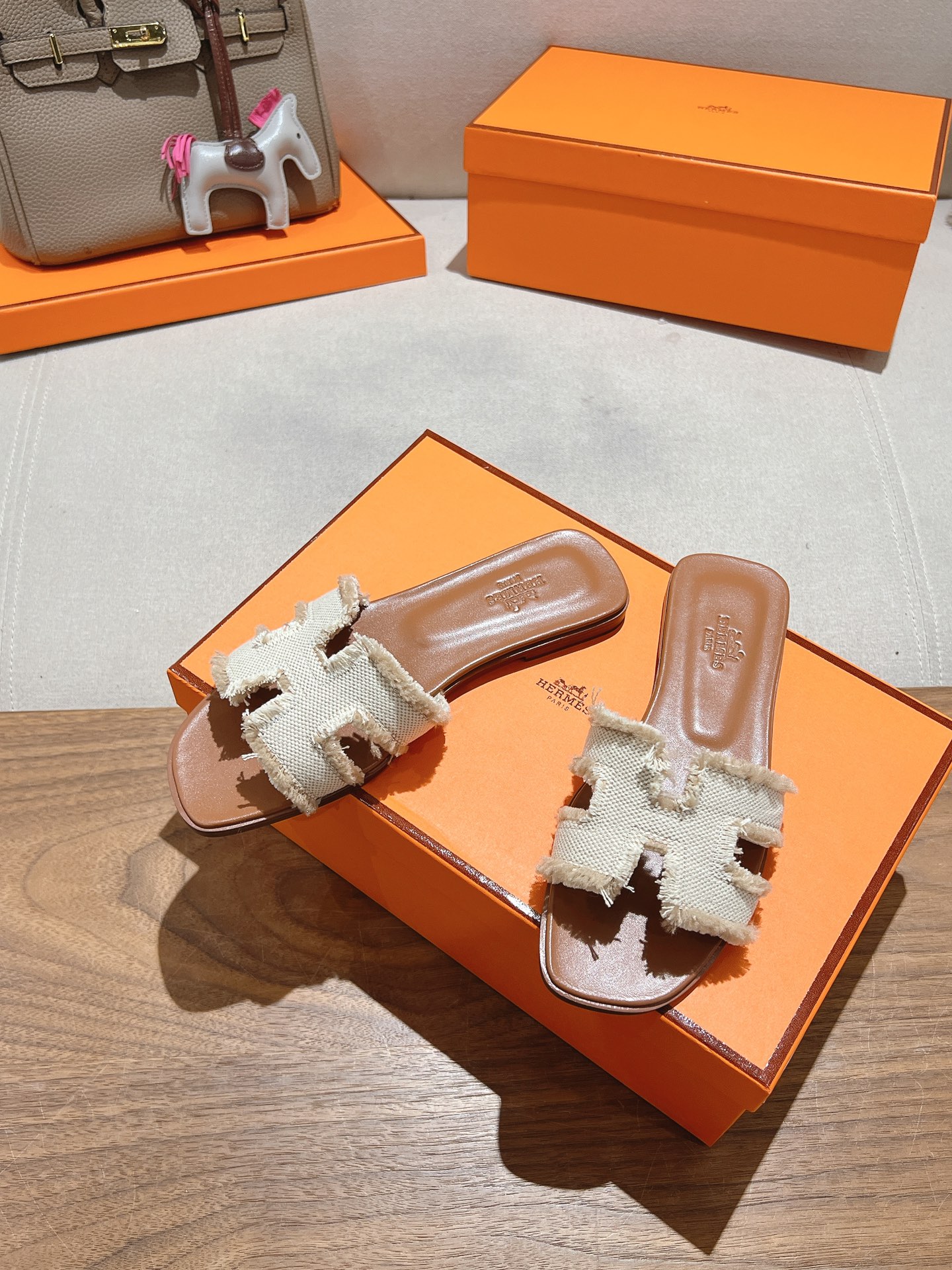 HERMES 01869 HERMES 01869