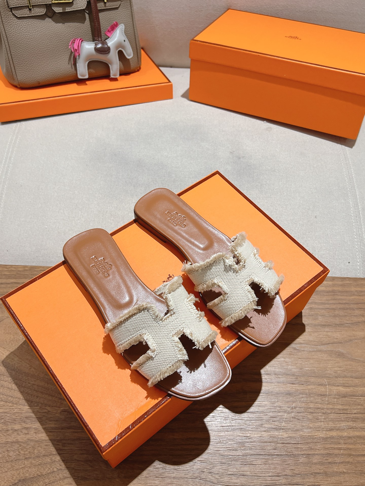 HERMES 01869 HERMES 01869