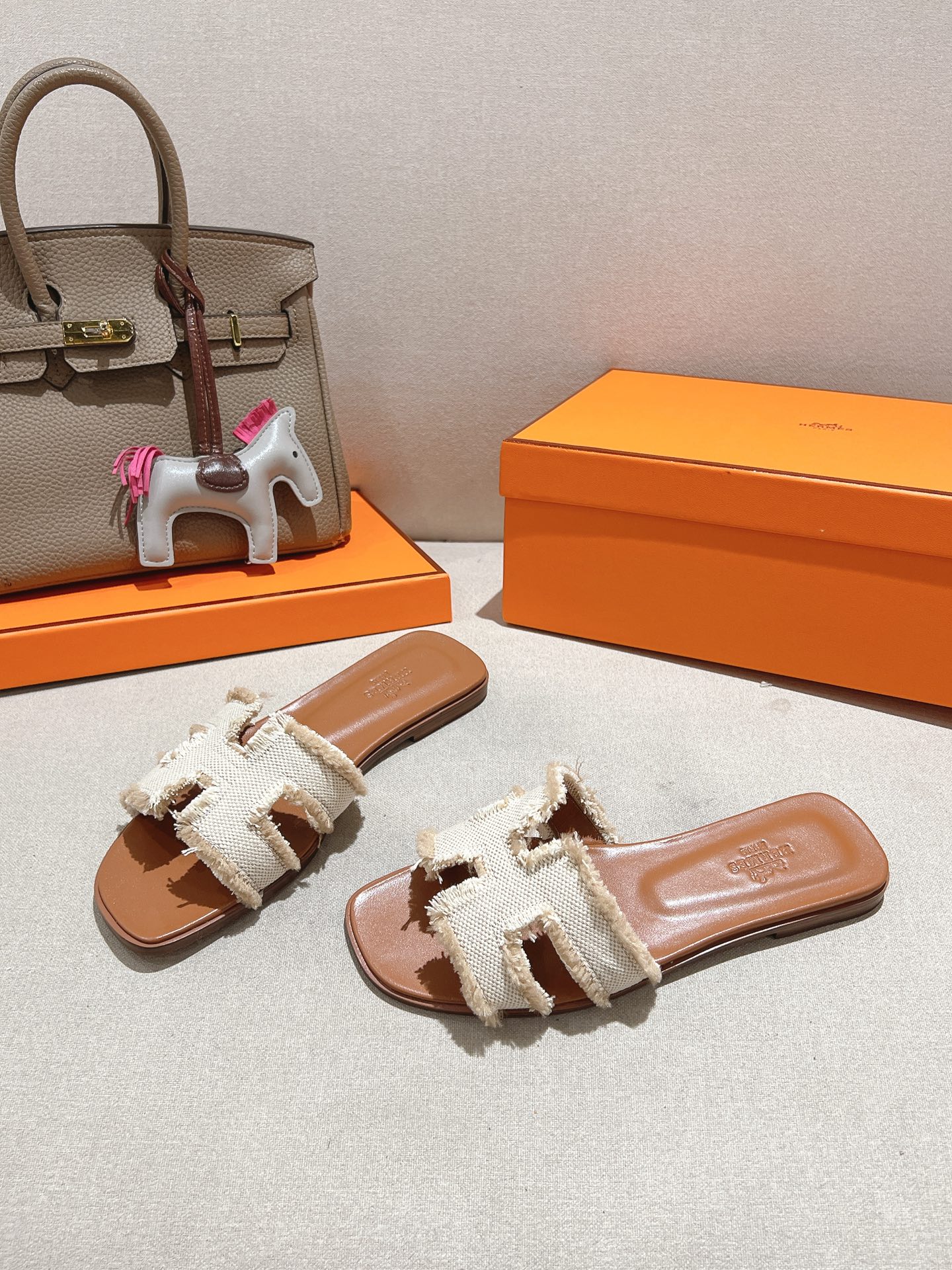 HERMES 01869 HERMES 01869