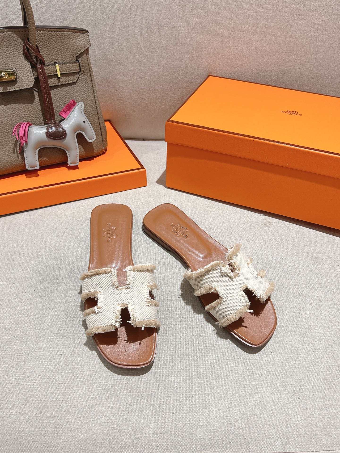 HERMES 01869 HERMES 01869