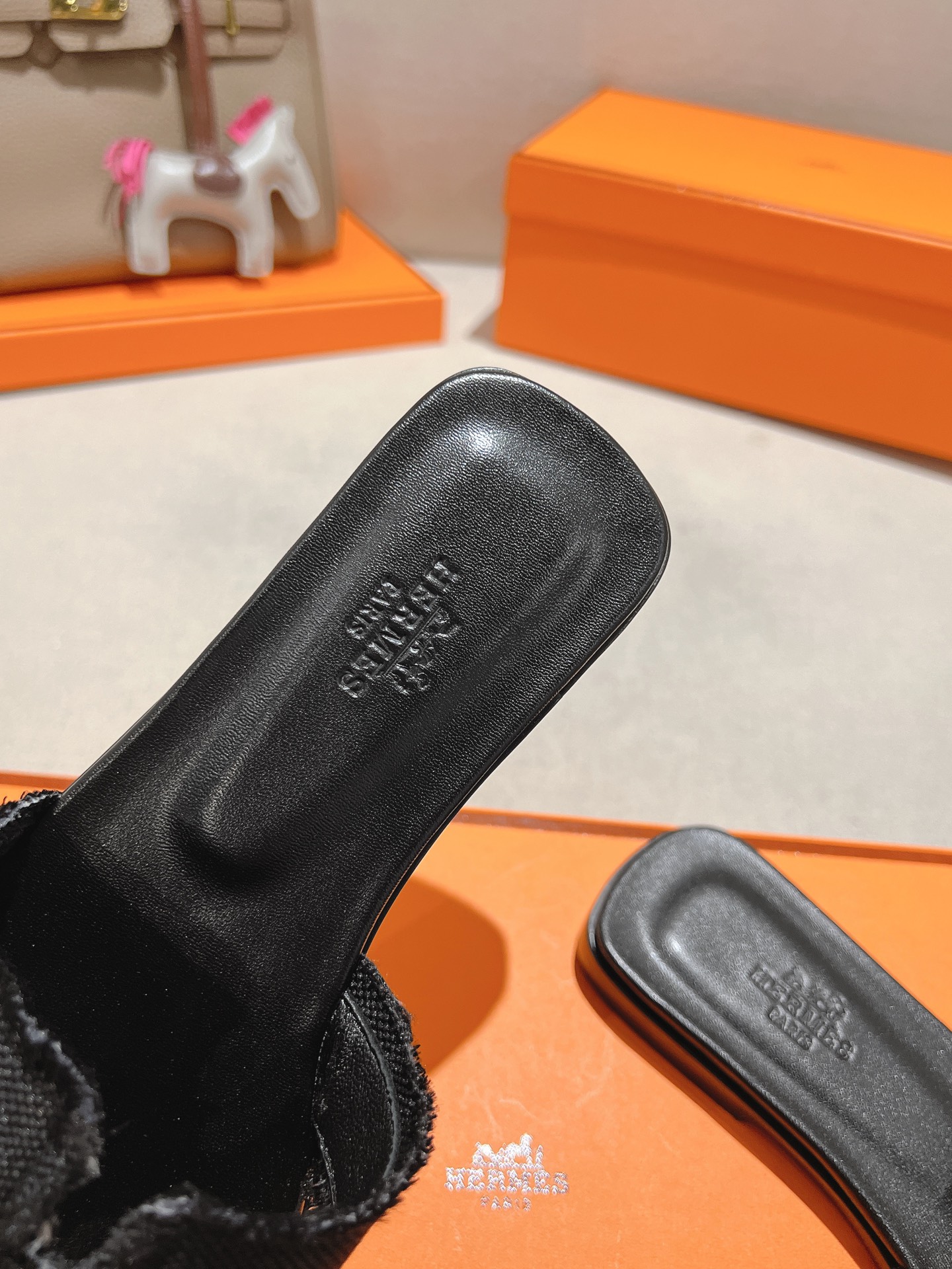 HERMES  01878