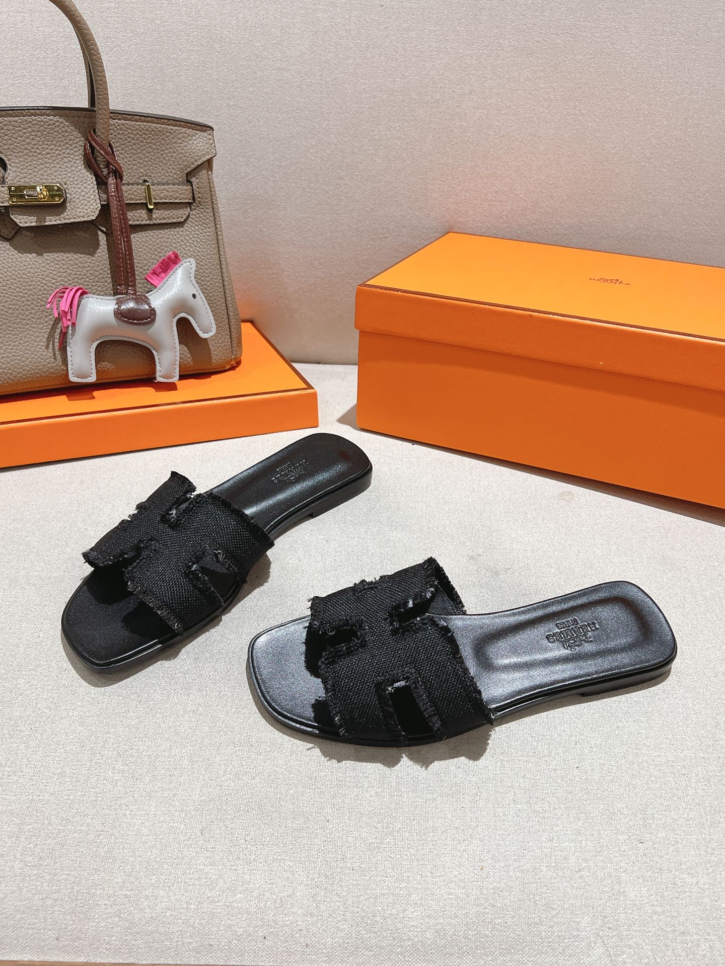 HERMES  01878