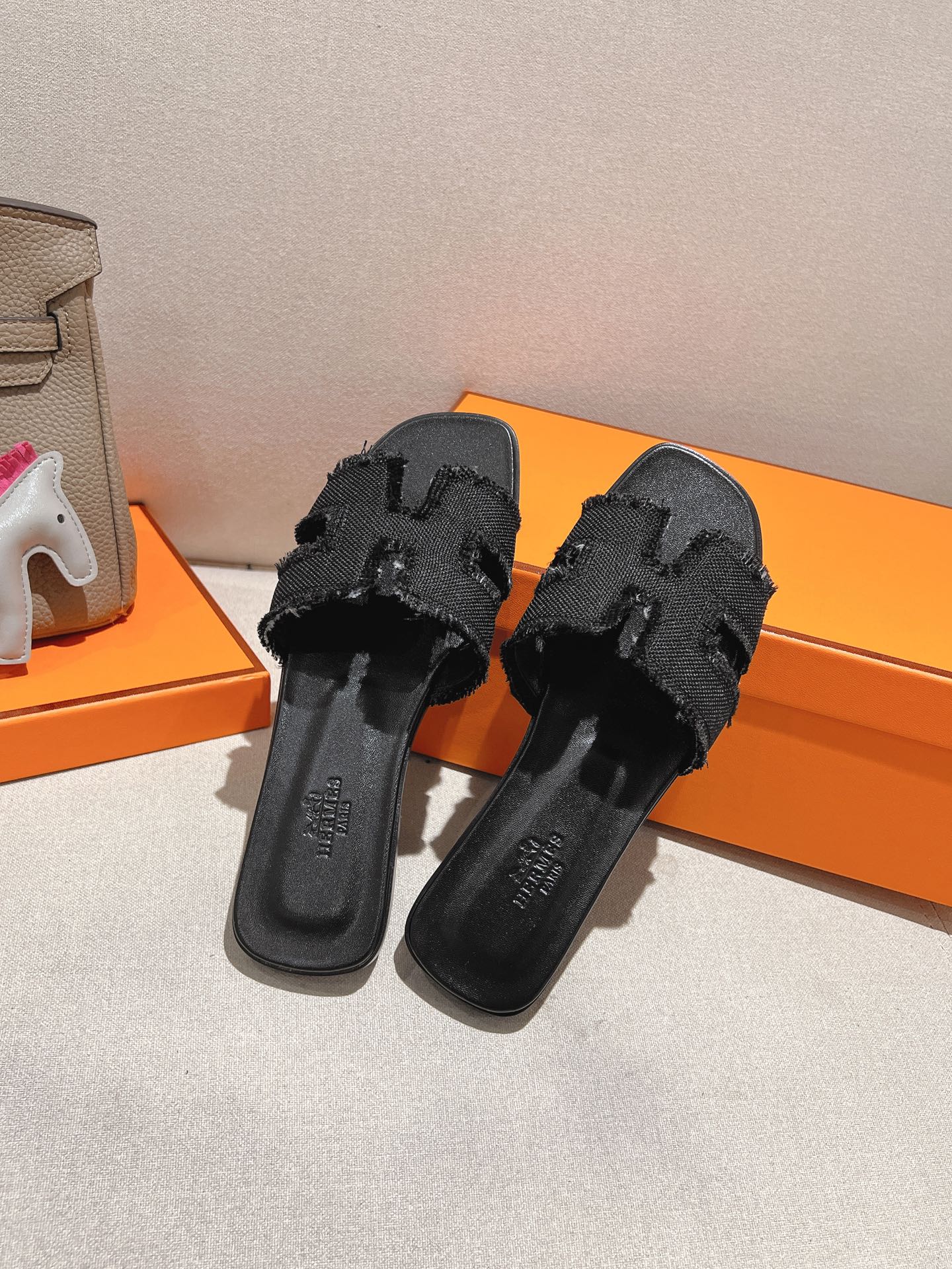 HERMES  01878