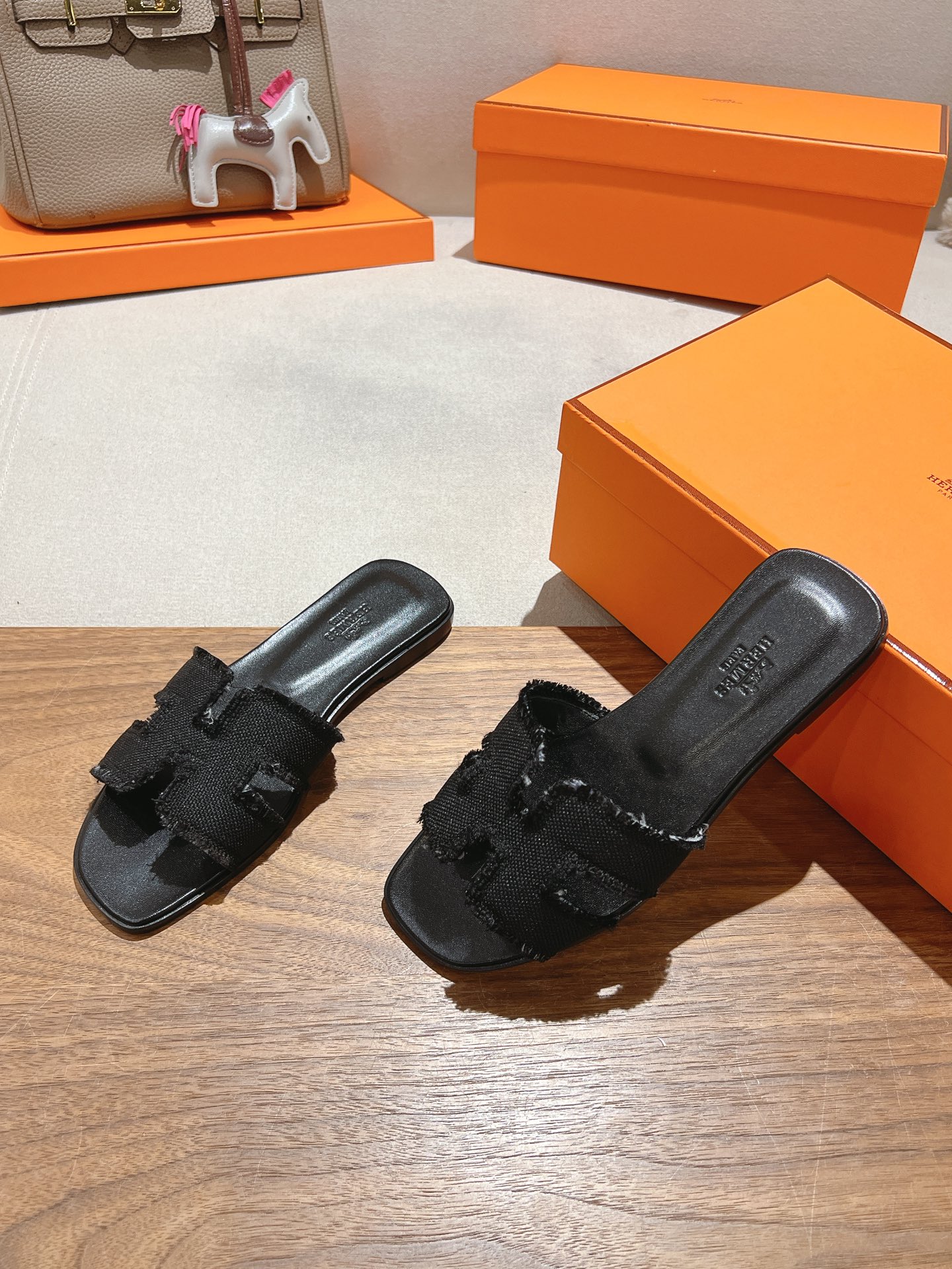 HERMES  01878
