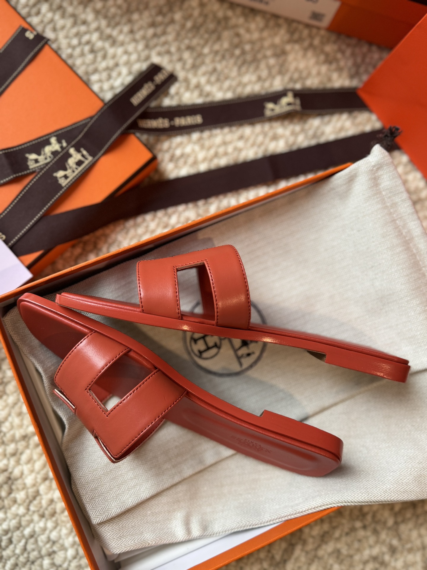 HERMES 01889