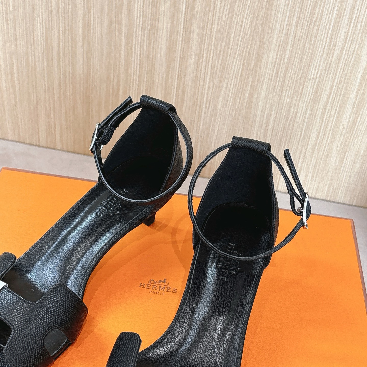 HERMES 01889