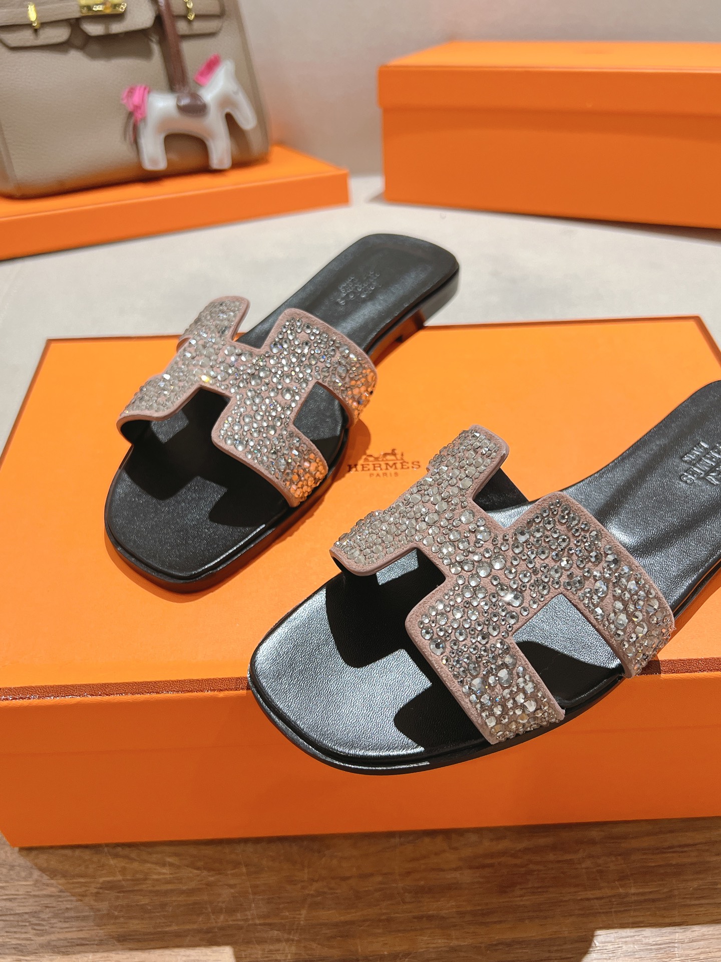 HERMES  01898