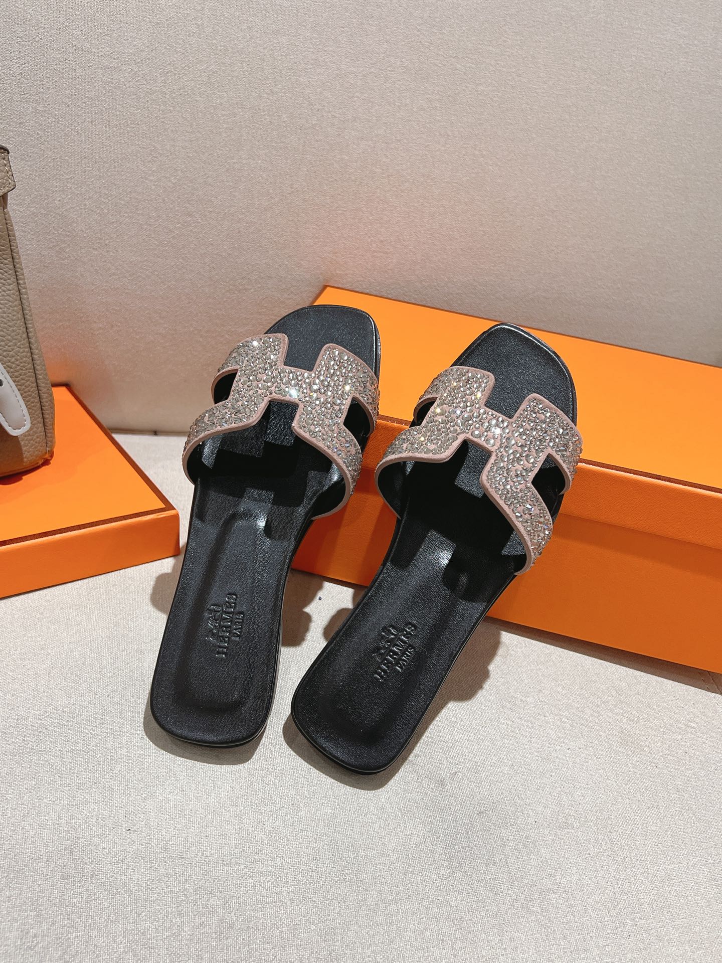 HERMES  01898